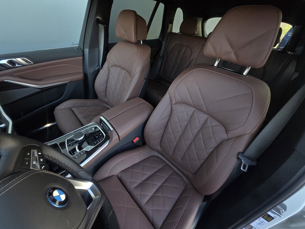 Used 2026 BMW X5 xDrive50e w/ Climate Comfort Package image 4