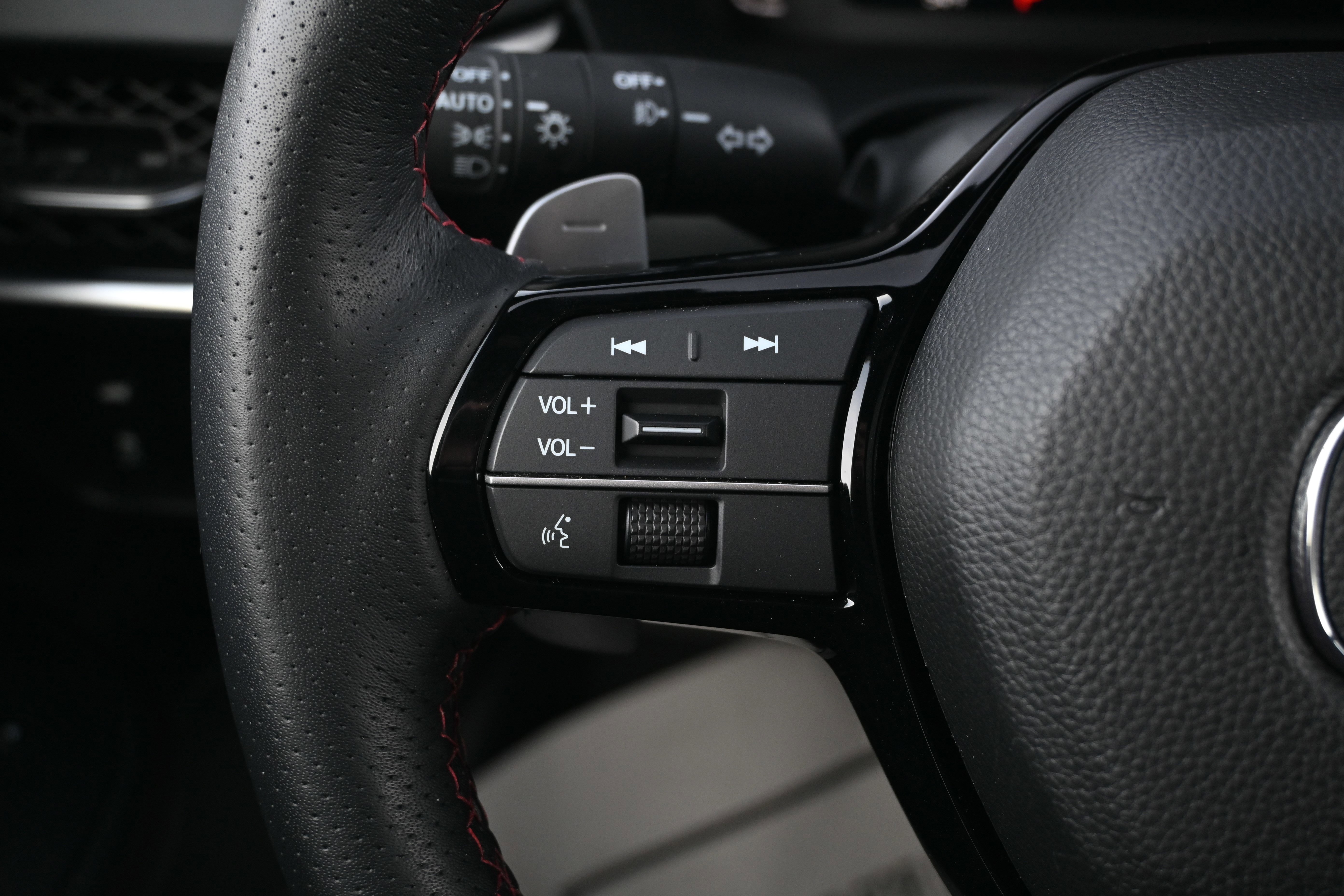 Used 2025 Acura ADX A-Spec image 30