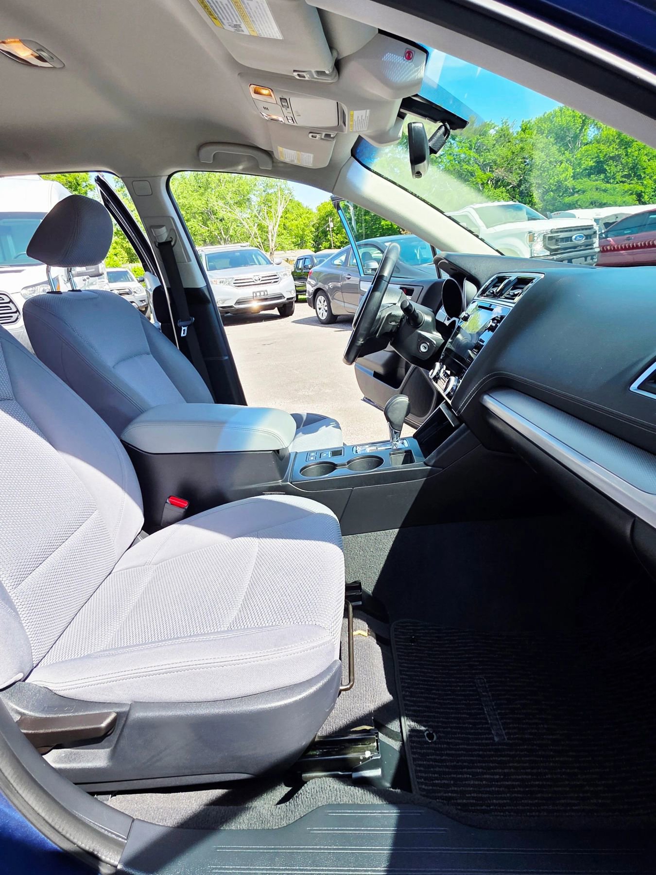 Used 2019 Subaru Outback 2.5i Premium image 12