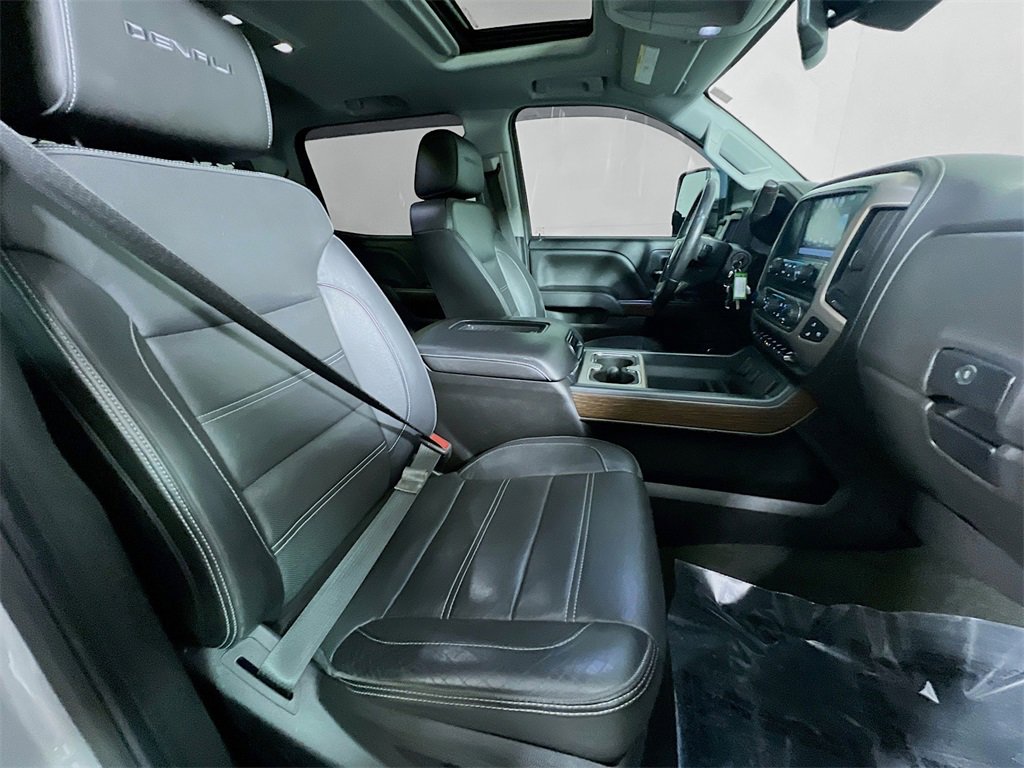 Used 2018 GMC Sierra 3500 Denali w/ Duramax Plus Package image 24