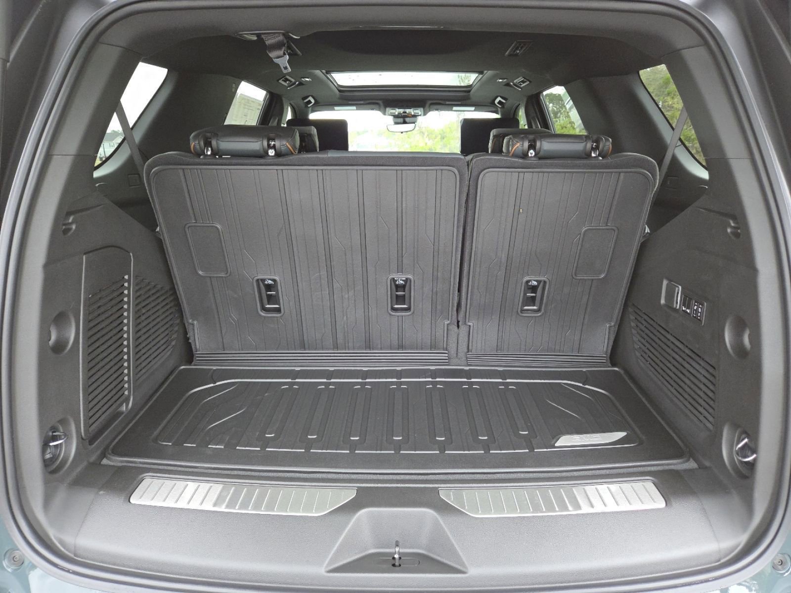 New 2026 GMC Yukon AT4 w/ AT4 Premium Plus Package image 25