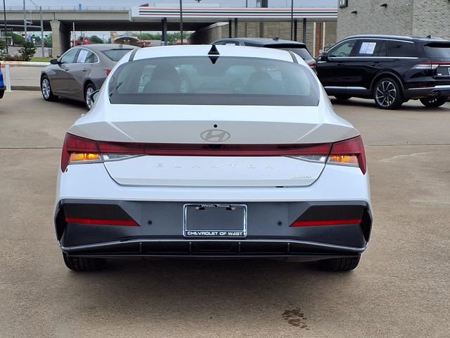 Used 2024 Hyundai Elantra Limited FWD image 5