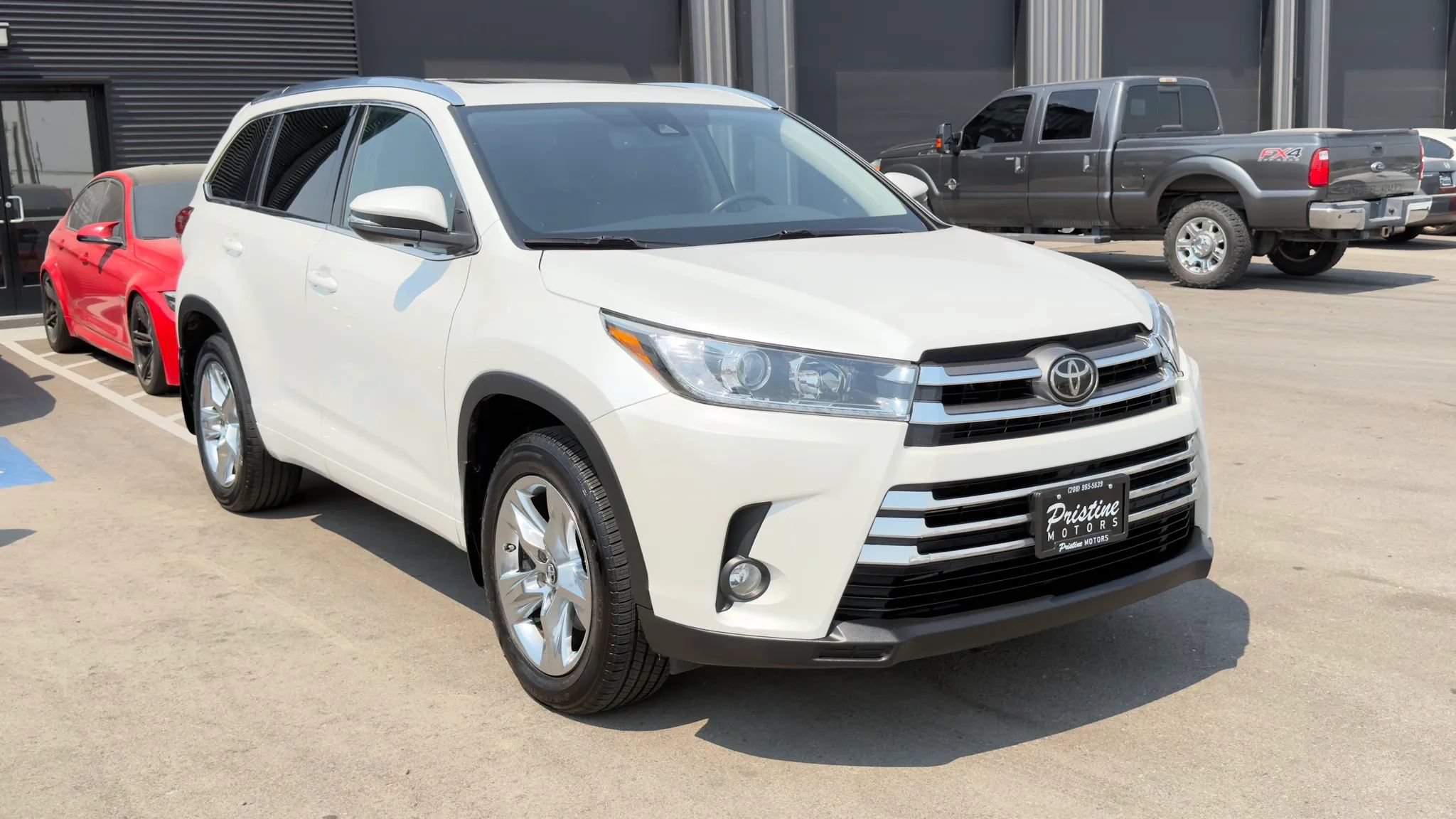 Used 2018 Toyota Highlander Limited AWD/4WD image 2