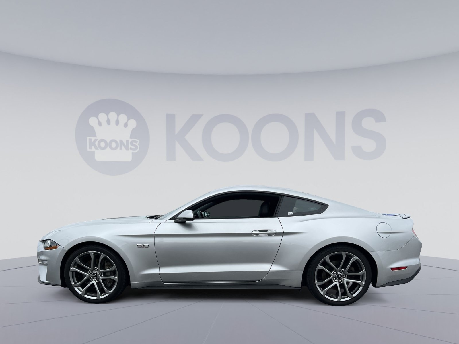 Used 2018 Ford Mustang GT Premium w/ Equipment Group 401A RWD image 2