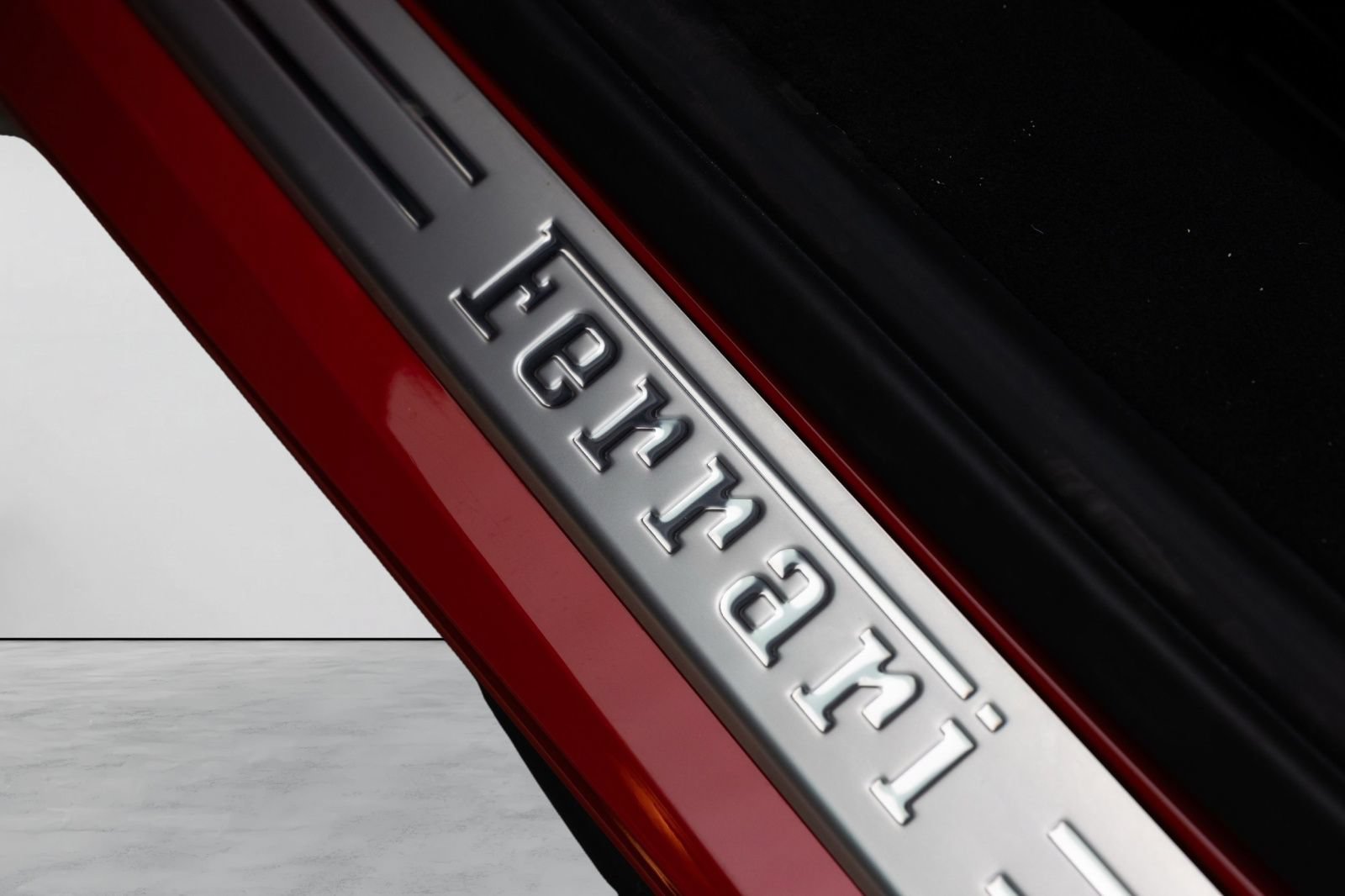 Used 2019 Ferrari 488 GTB RWD image 16