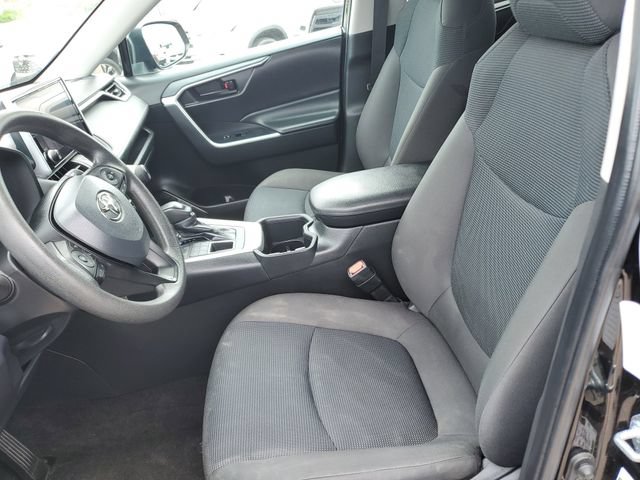 Used 2024 Toyota RAV4 LE AWD/4WD image 17