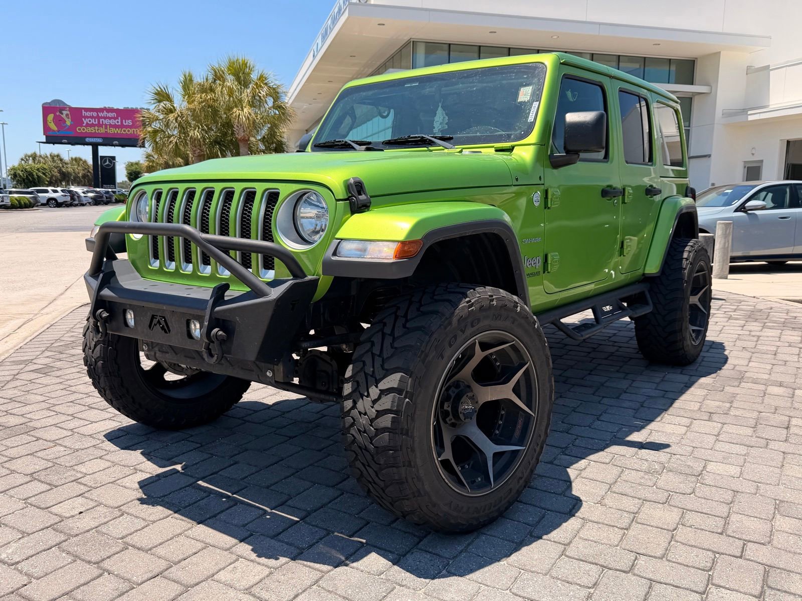 Used 2019 Jeep Wrangler Unlimited Sahara w/ Uconnect 4C Nav & Sound Group AWD/4WD image 1