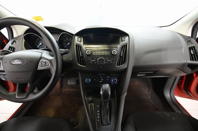 Used 2018 Ford Focus SE image 2