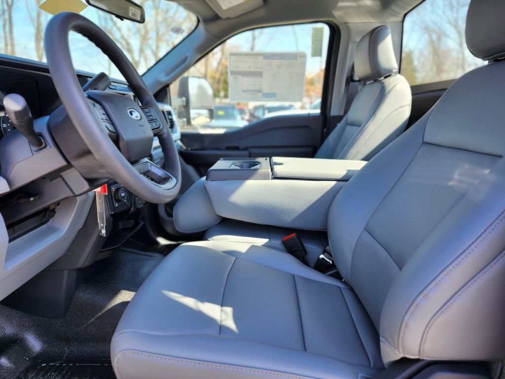 New 2026 Ford F250 XL w/ XL Chrome Package image 13