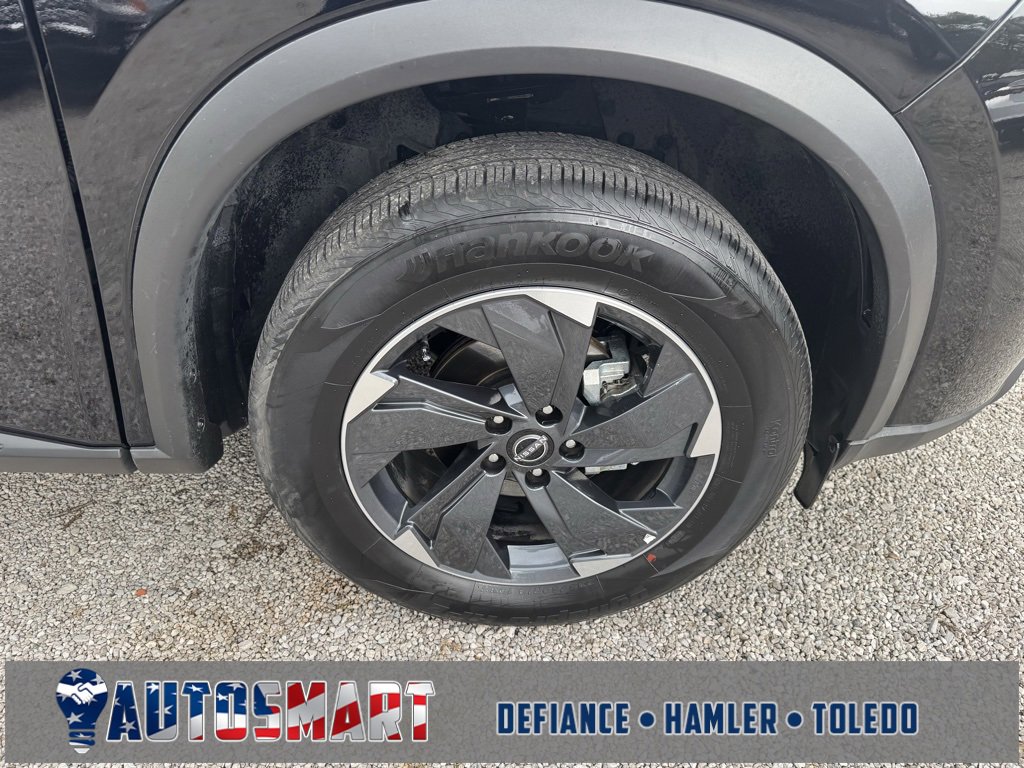 Used 2025 Nissan Rogue SV image 36