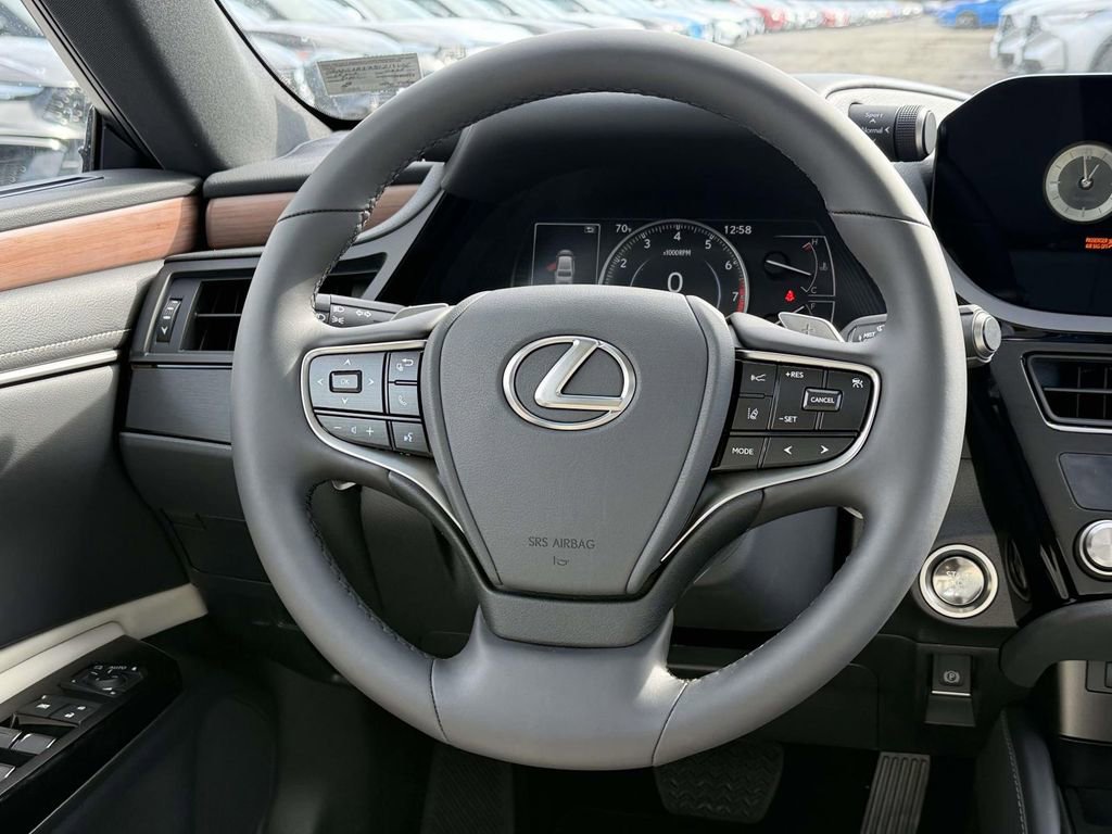 Used 2025 Lexus ES 350 Premium image 9