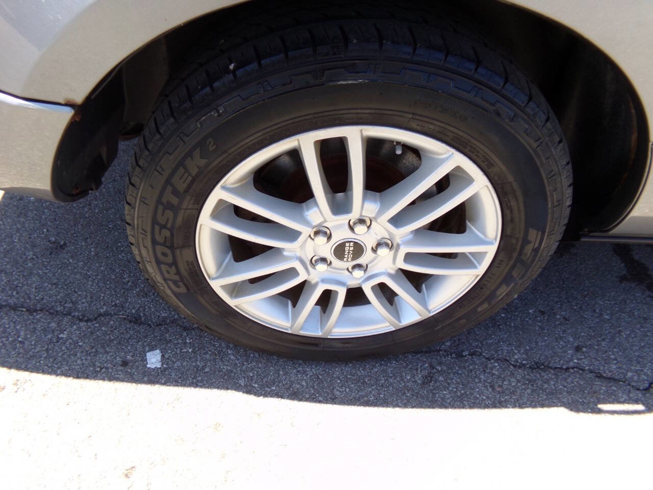 Used 2012 Land Rover Range Rover HSE image 38