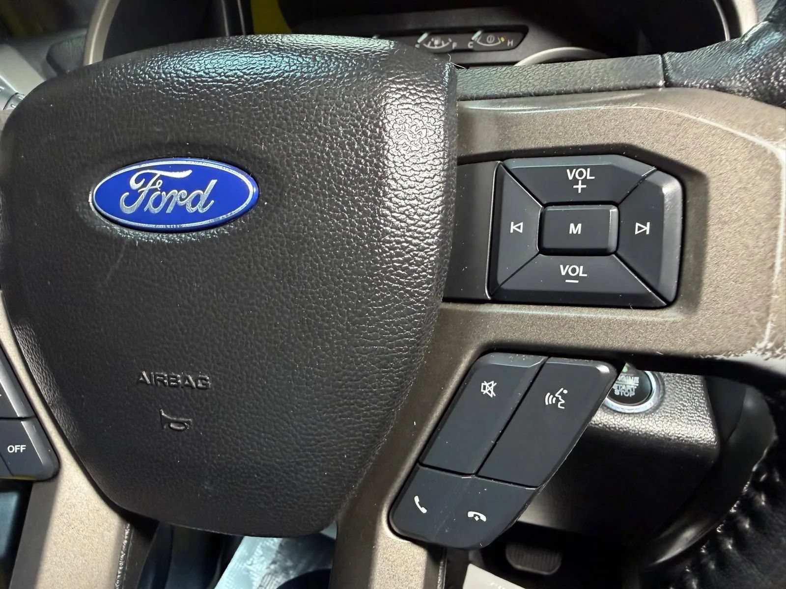 Used 2018 Ford Expedition Max XLT w/ Equipment Group 201A AWD/4WD image 34