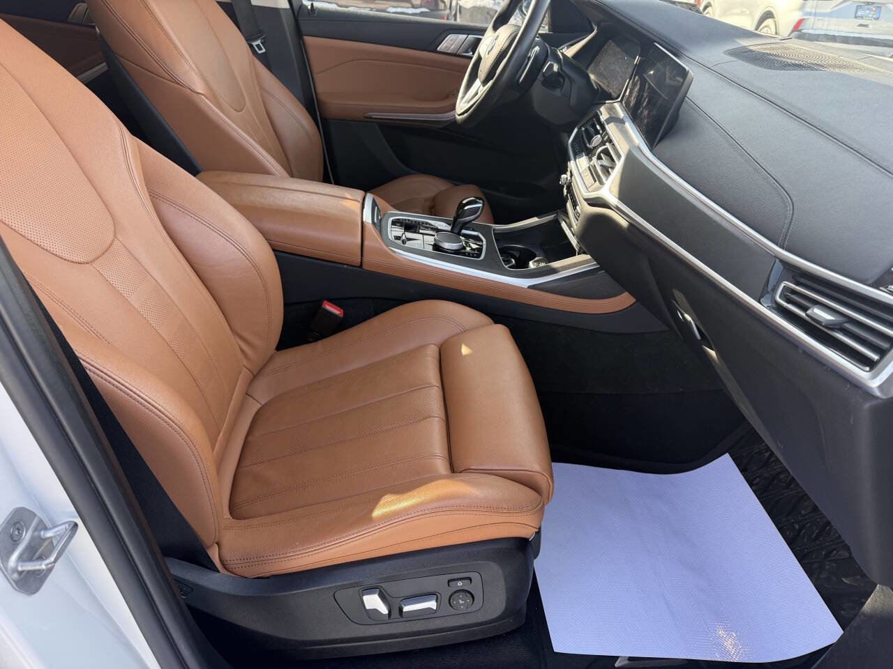 Used 2022 BMW X7 xDrive40i w/ Premium Package image 11