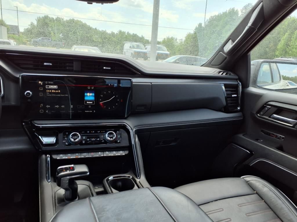 Used 2023 GMC Sierra 1500 AT4X image 13