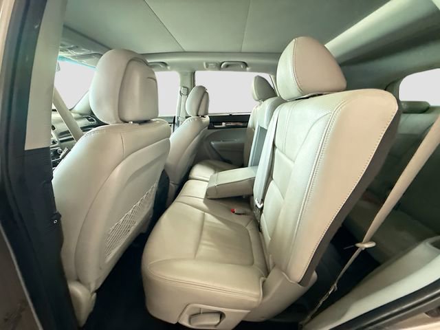 Used 2015 Kia Sorento SX image 26
