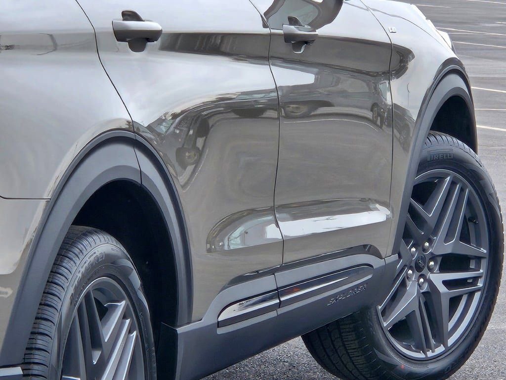 New 2026 Ford Explorer ST-Line w/ ST-Line Street Pack image 13