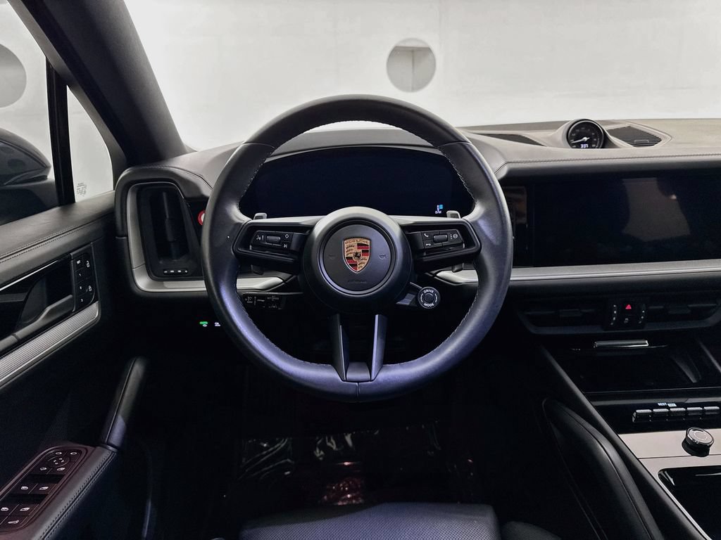 Used 2024 Porsche Cayenne Coupe AWD/4WD image 23