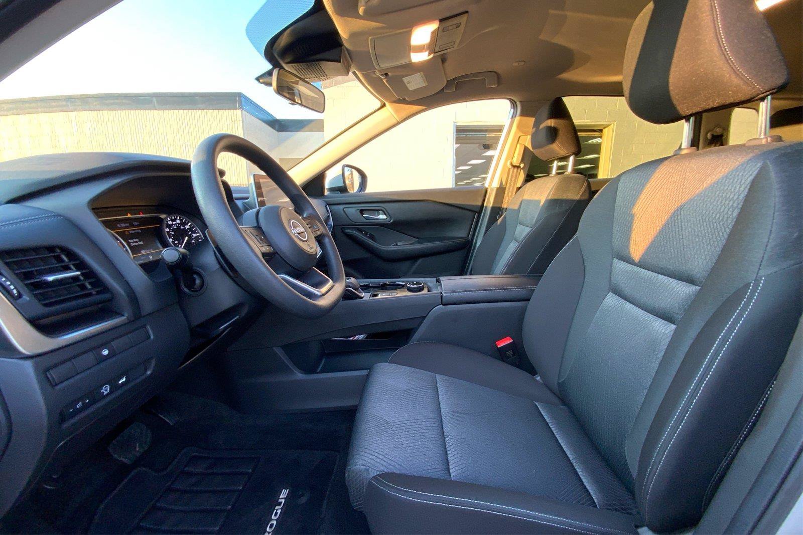Used 2024 Nissan Rogue SV AWD/4WD image 10