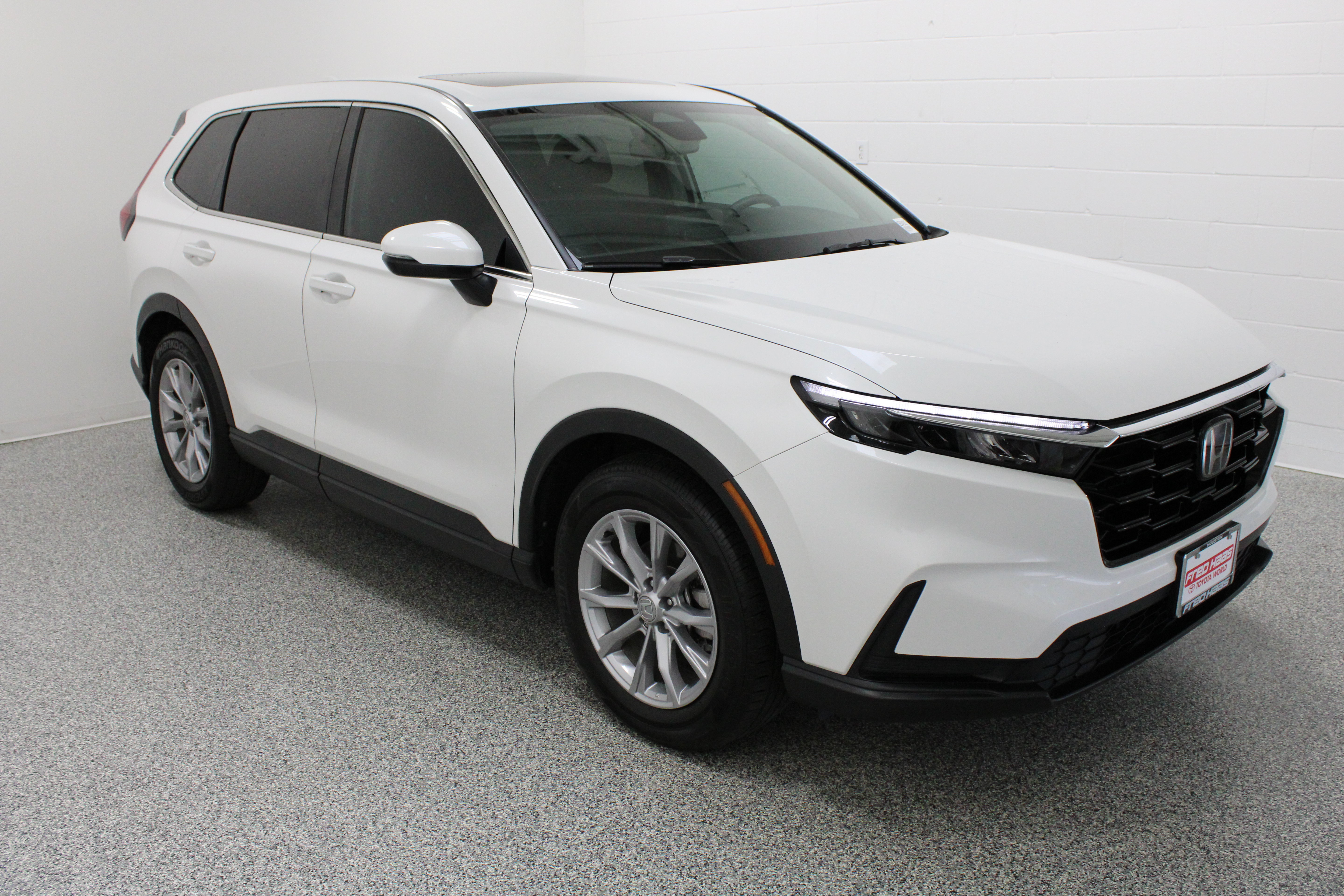 Used 2025 Honda CR-V EX image 4