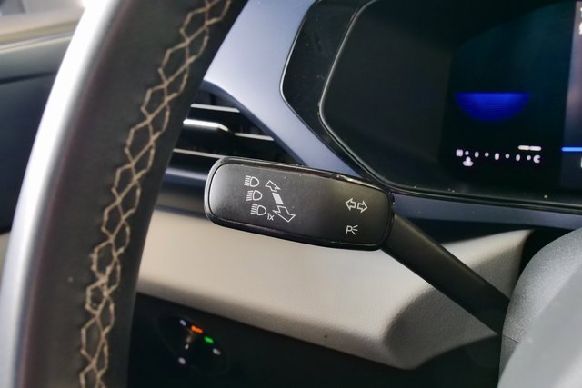 Used 2022 Volkswagen Taos SE w/ Panoramic Sunroof Package image 26