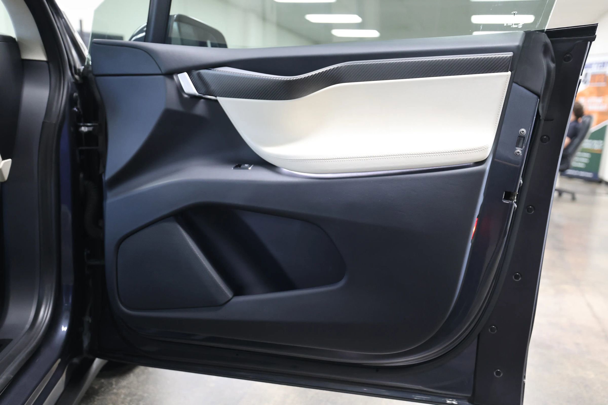 Used 2018 Tesla Model X 100D image 38