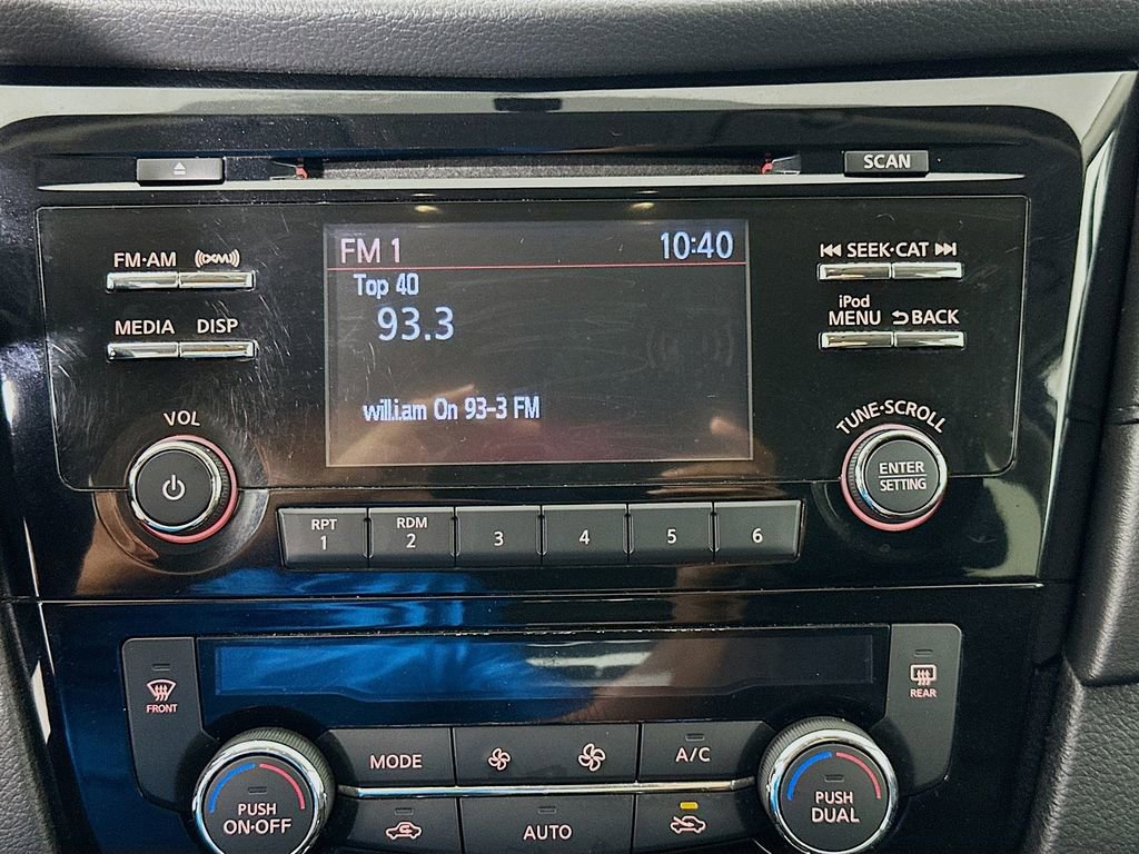 Used 2017 Nissan Rogue SV w/ Midnight Edition FWD image 14