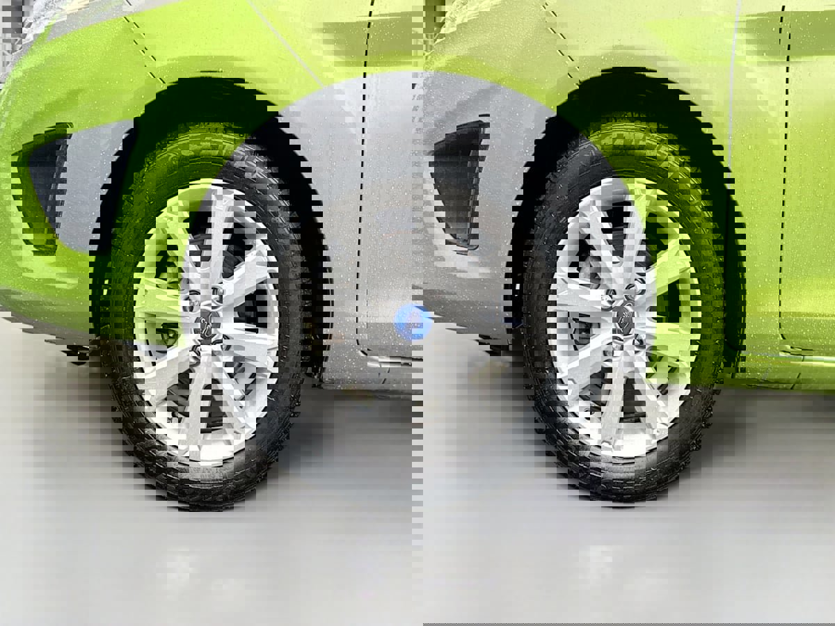 Used 2013 Ford Fiesta SE image 27