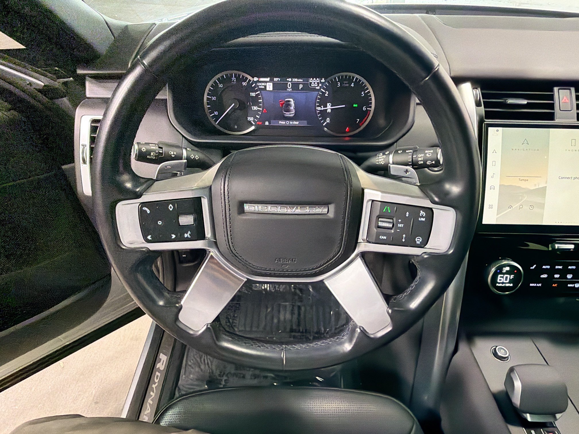 Used 2023 Land Rover Discovery HSE R-Dynamic AWD/4WD image 38