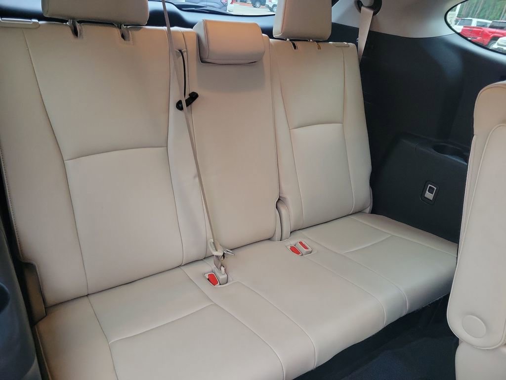 Used 2023 Toyota Highlander Limited FWD image 32