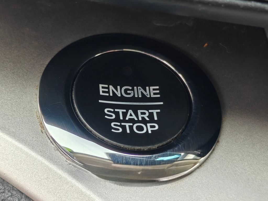 Used 2021 Ford Explorer XLT image 14