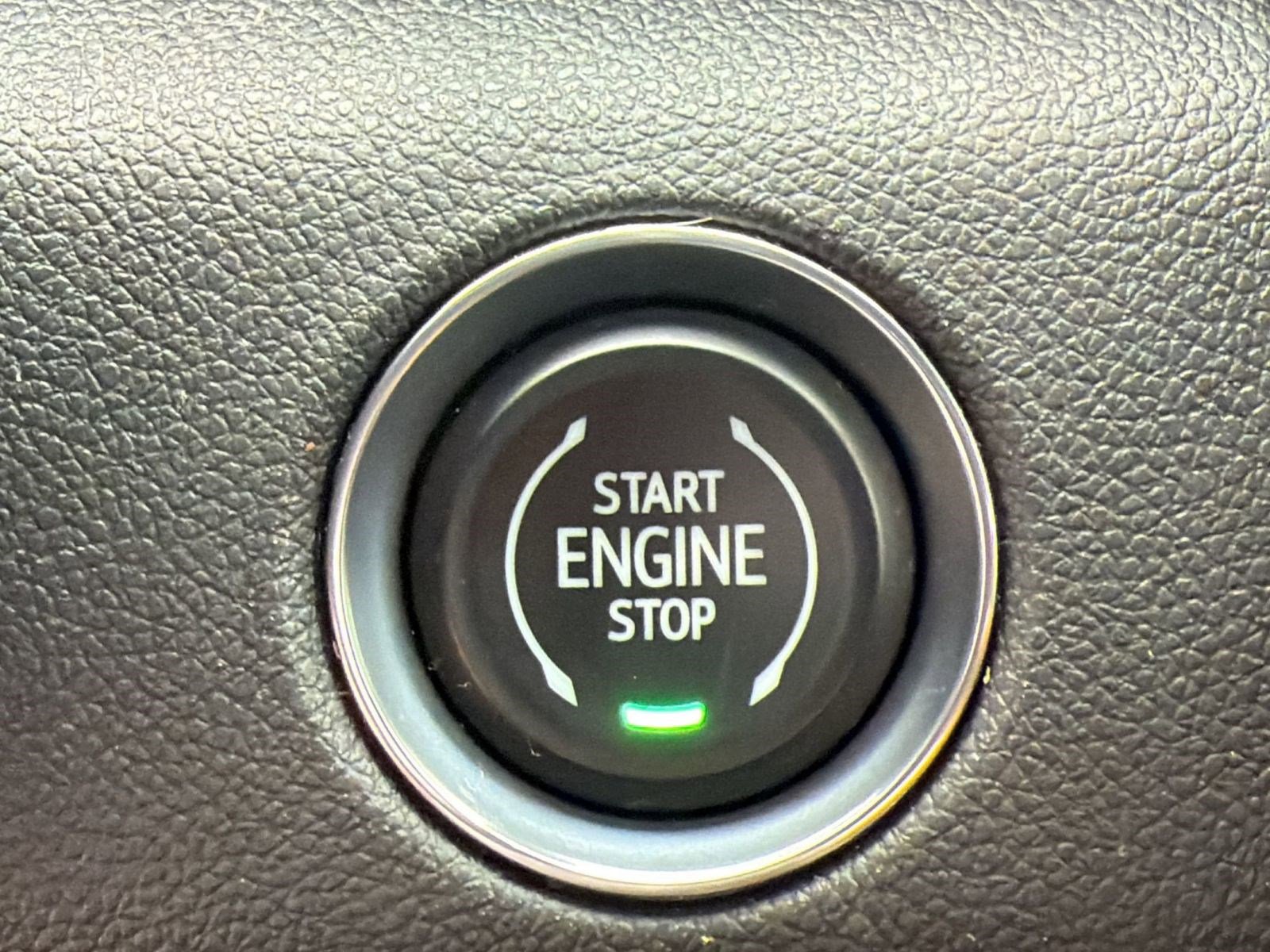 Used 2025 GMC Acadia Elevation w/ Elevation Premium Package FWD image 22