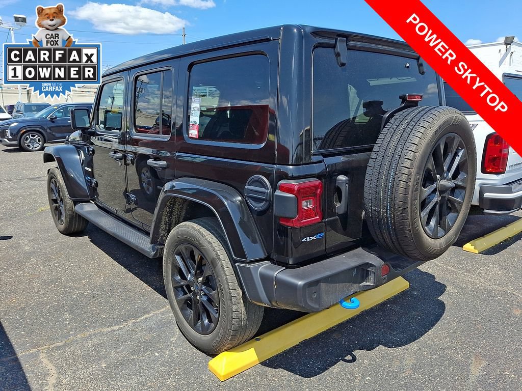 Used 2024 Jeep Wrangler Unlimited Sahara w/ Technology Group AWD/4WD image 6