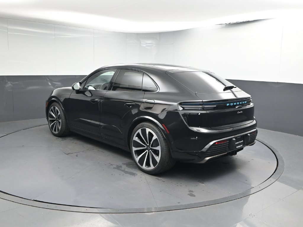 Certified 2025 Porsche Macan Turbo Electric AWD/4WD image 3