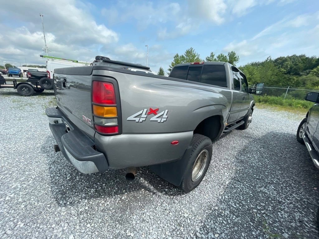 Used 2007 GMC Sierra 3500 SLT w/ Heavy-Duty Power Package AWD/4WD image 10