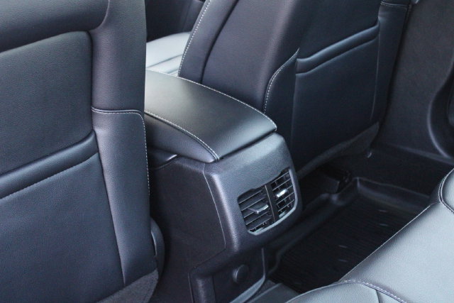 Used 2019 Ford Fusion SEL FWD image 21