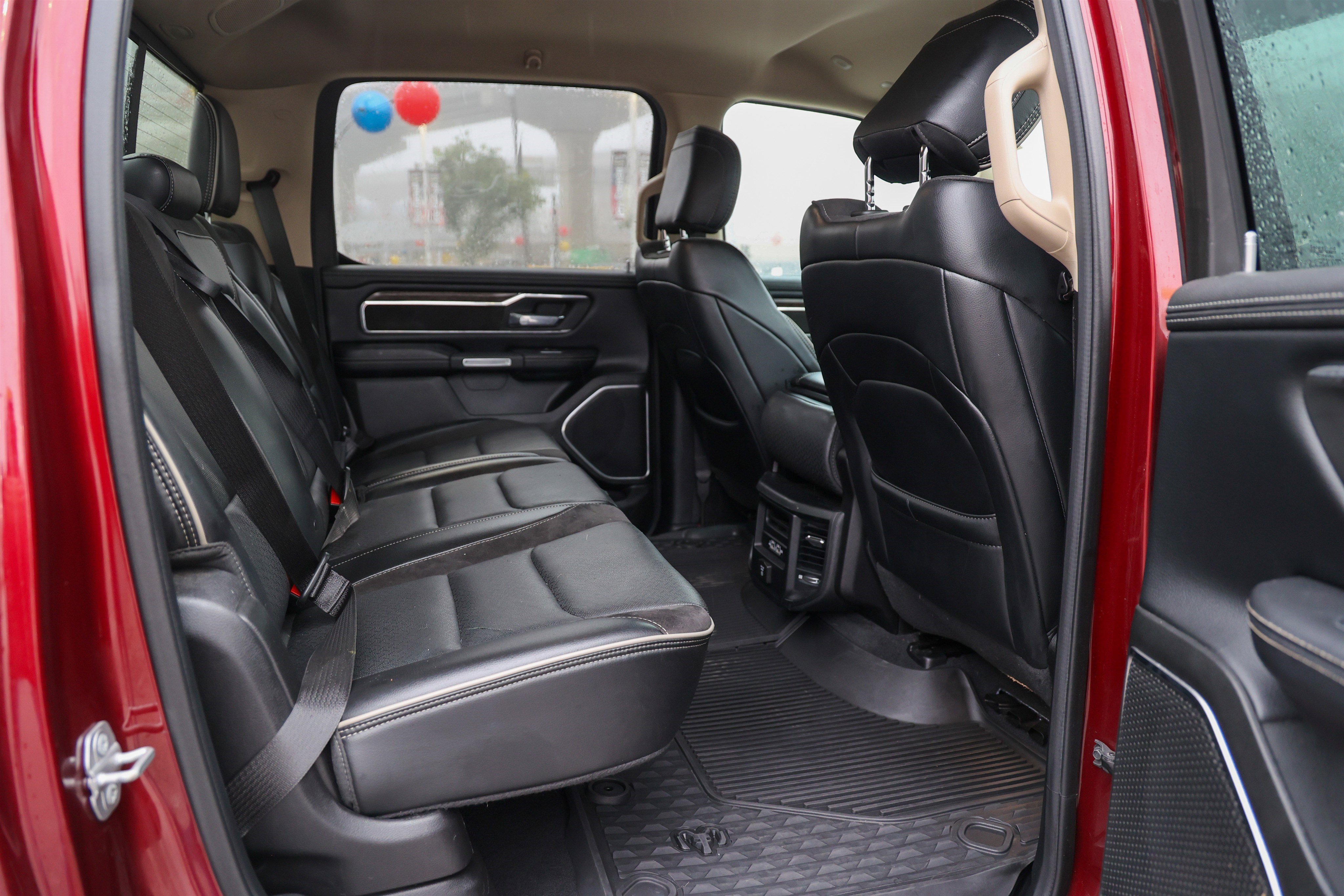 Used 2019 RAM 1500 Laramie AWD/4WD image 43