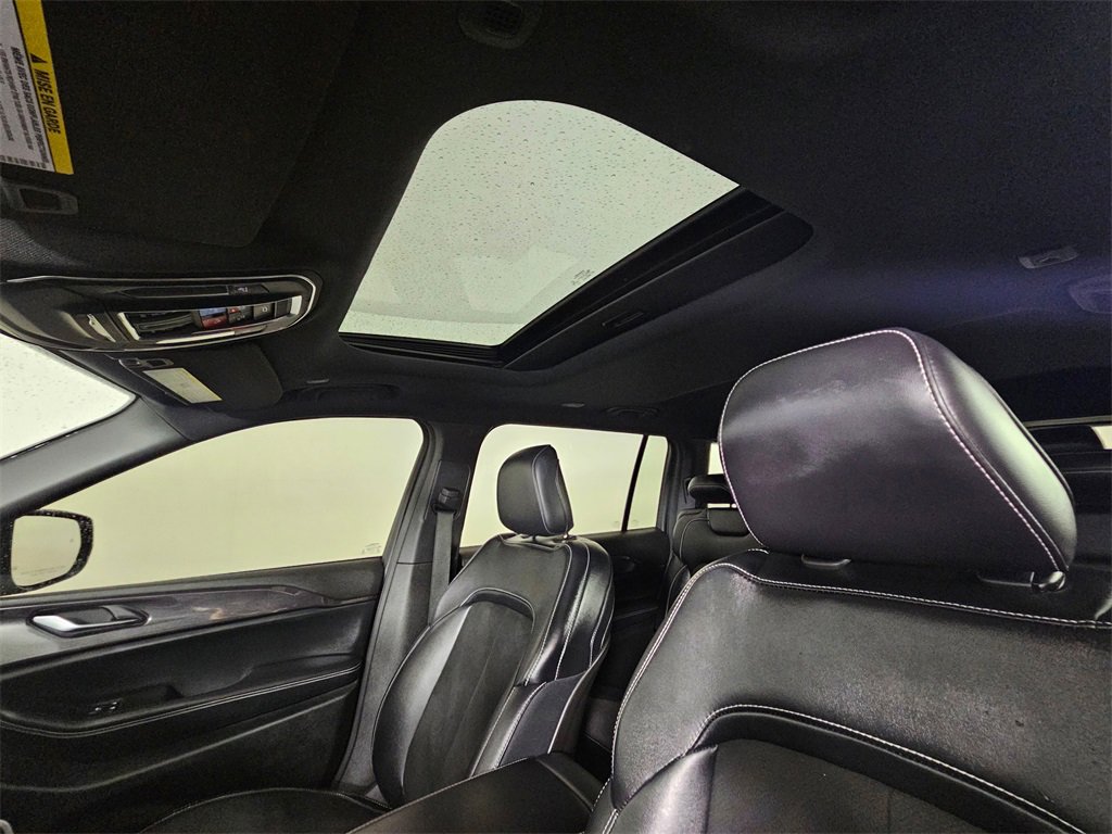 Used 2022 Jeep Grand Cherokee L Laredo image 26