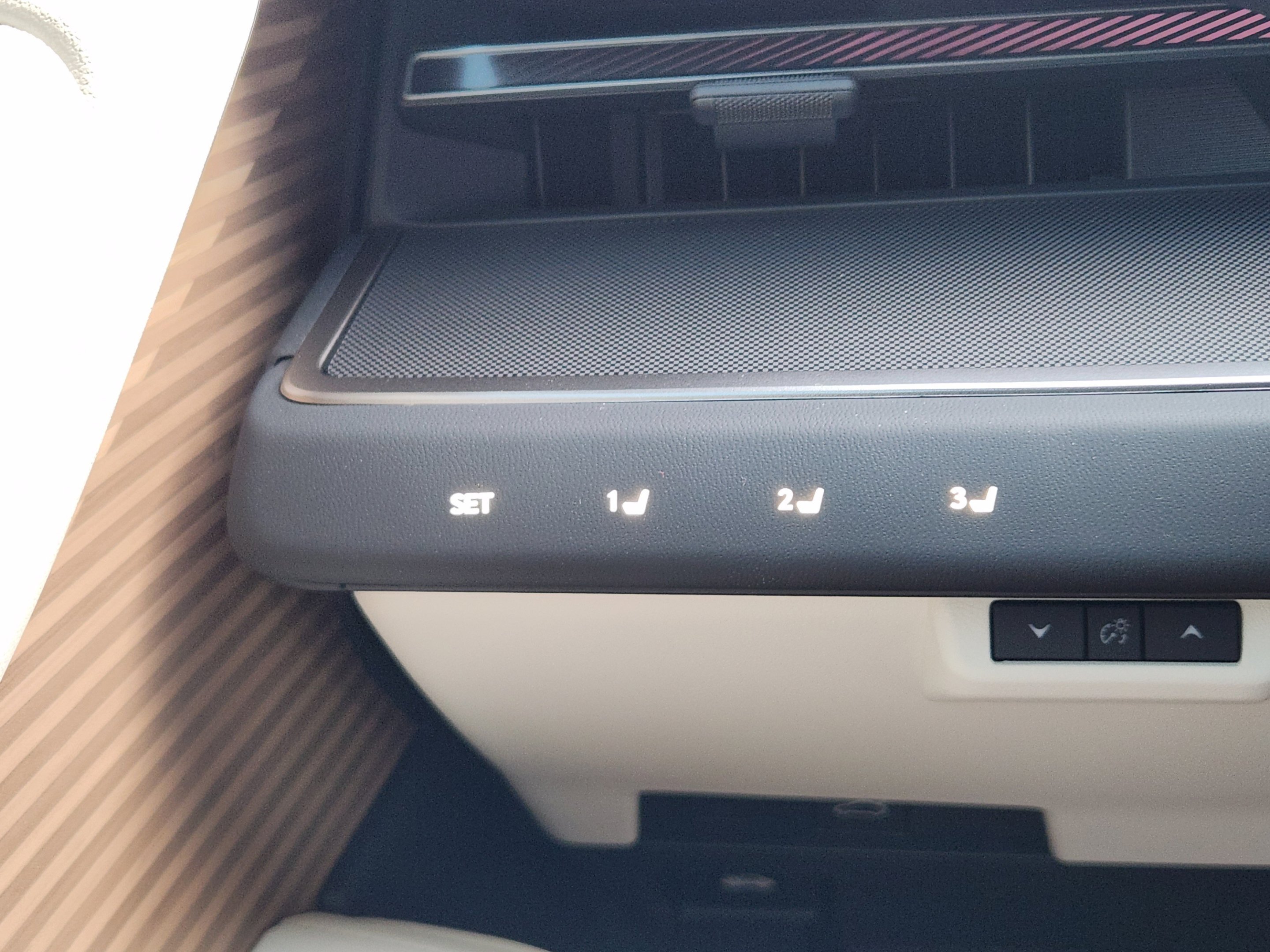 New 2026 Lexus ES 350e FWD image 15