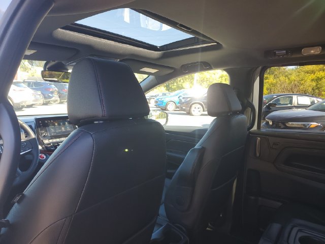 Used 2024 Honda Odyssey Sport image 11