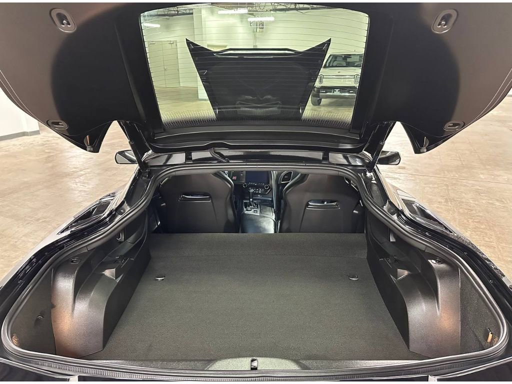 Used 2019 Chevrolet Corvette Stingray Coupe w/ 1LT image 16