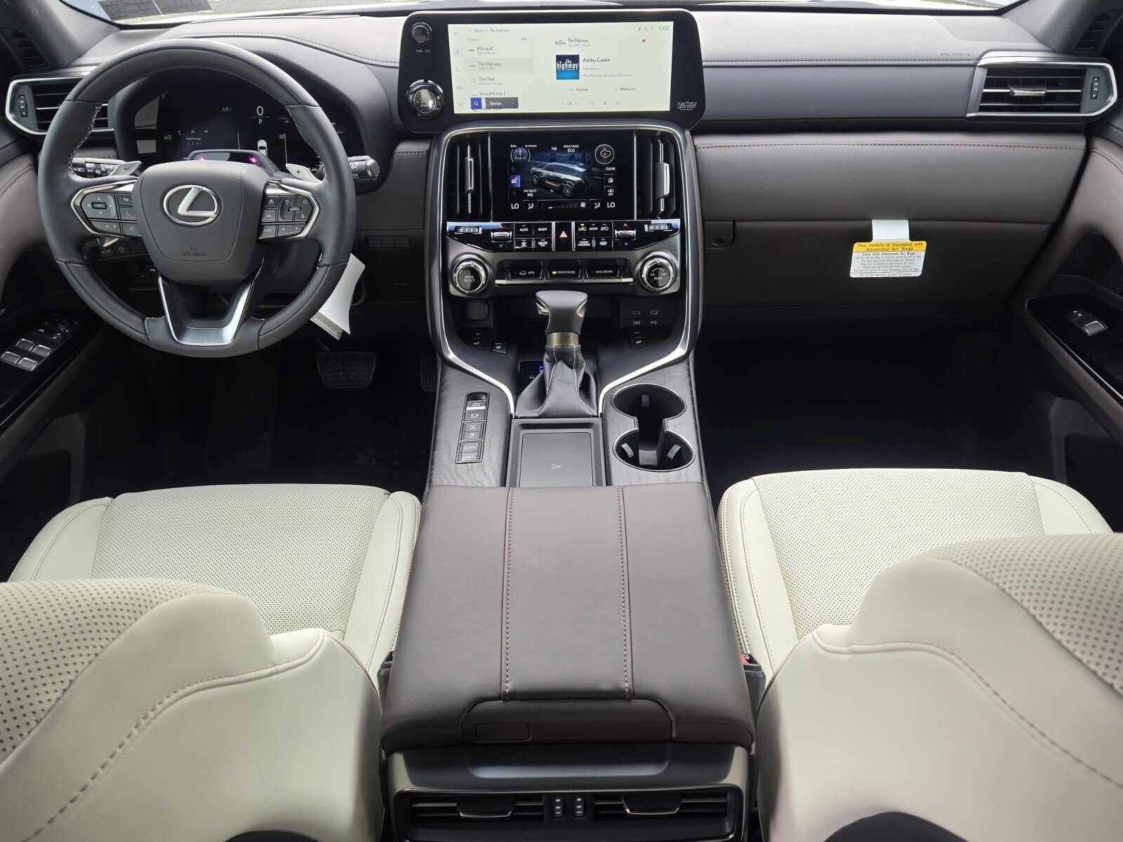 New 2026 Lexus LX 600 4WD w/ Luxury Package image 4