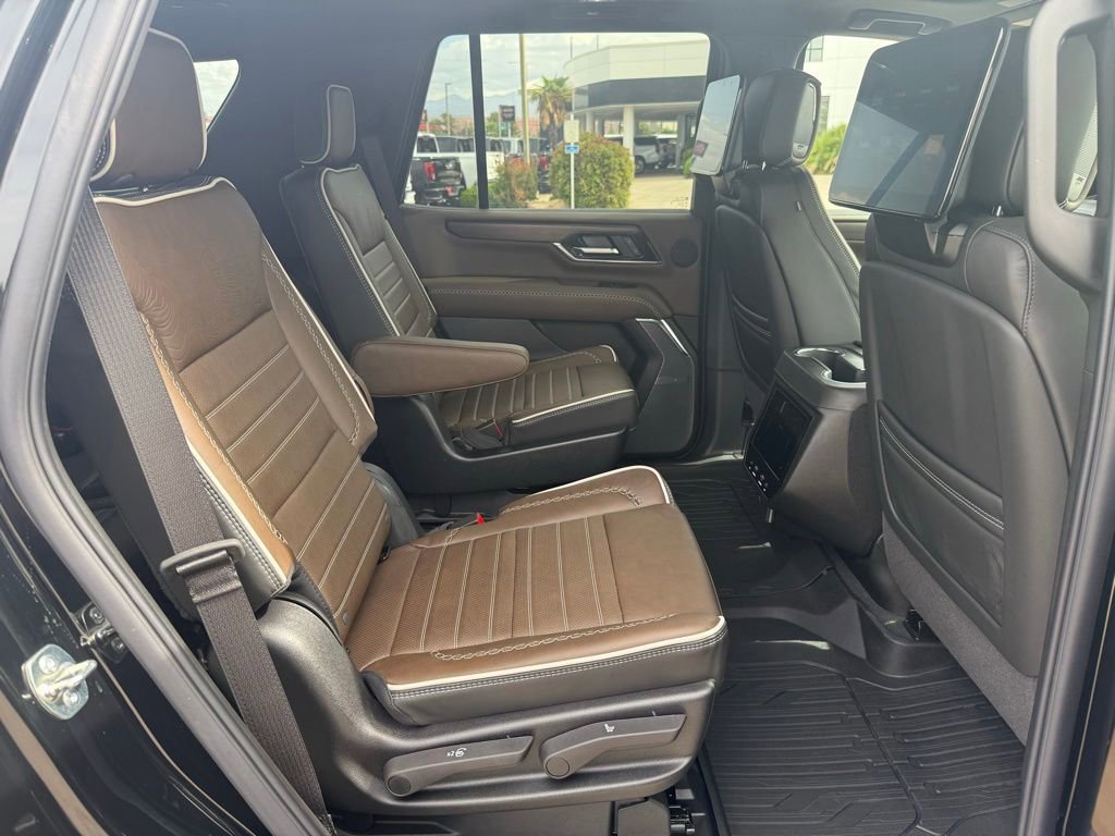 Used 2026 GMC Yukon Denali Ultimate w/ LPO, Floor Liner Package AWD/4WD image 20