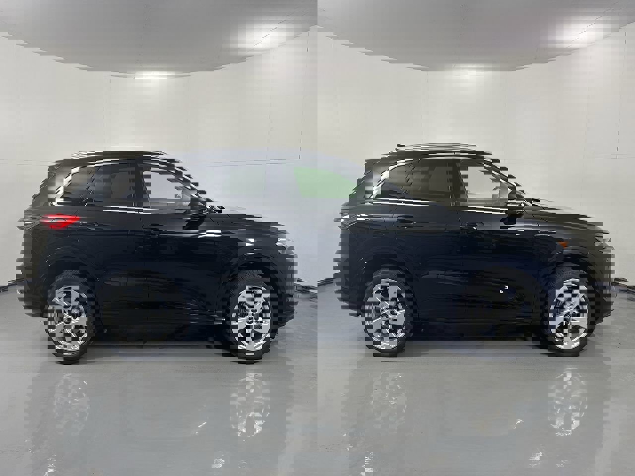 Used 2025 Audi Q5 Premium Plus w/ Premium Plus image 38