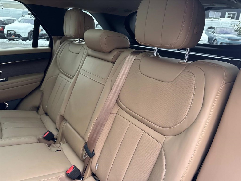 Used 2023 Land Rover Range Rover Sport SE image 14