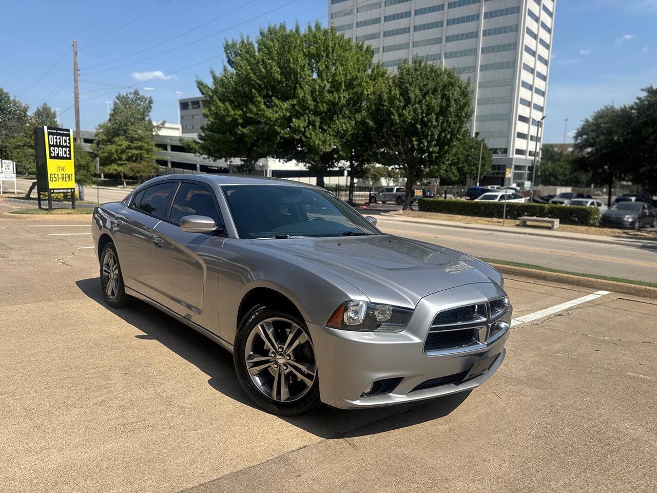Used 2014 Dodge Charger SXT AWD/4WD image 2