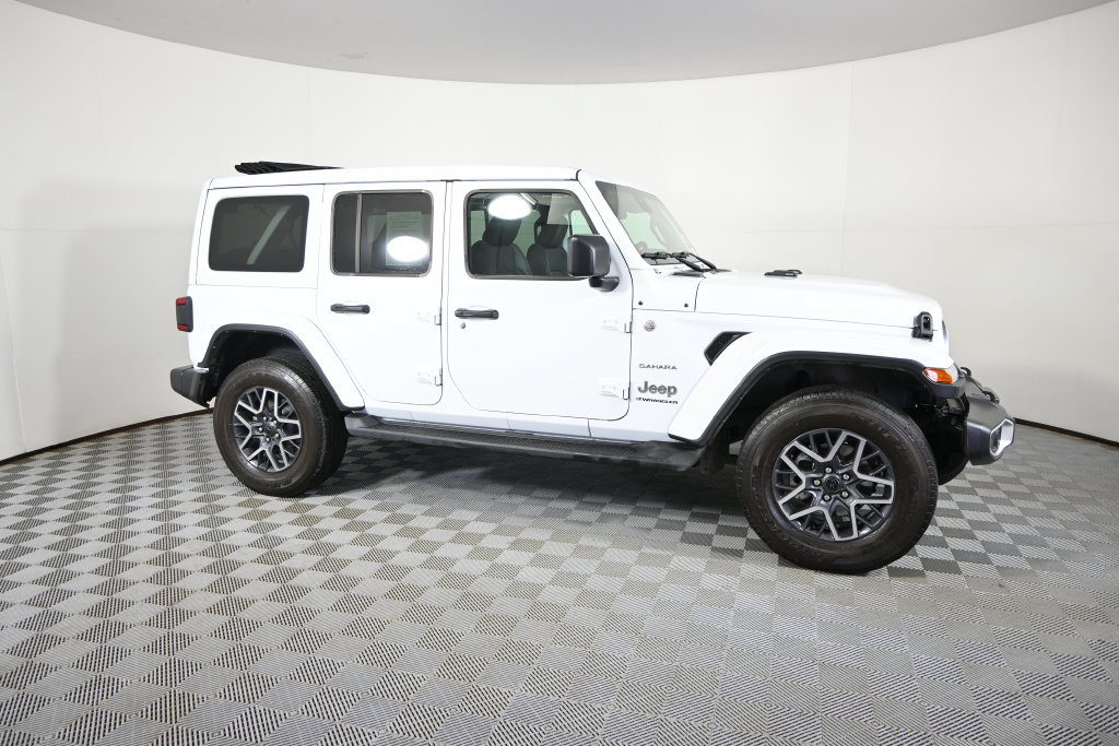 Used 2024 Jeep Wrangler Unlimited Sahara w/ Safety Group AWD/4WD image 8