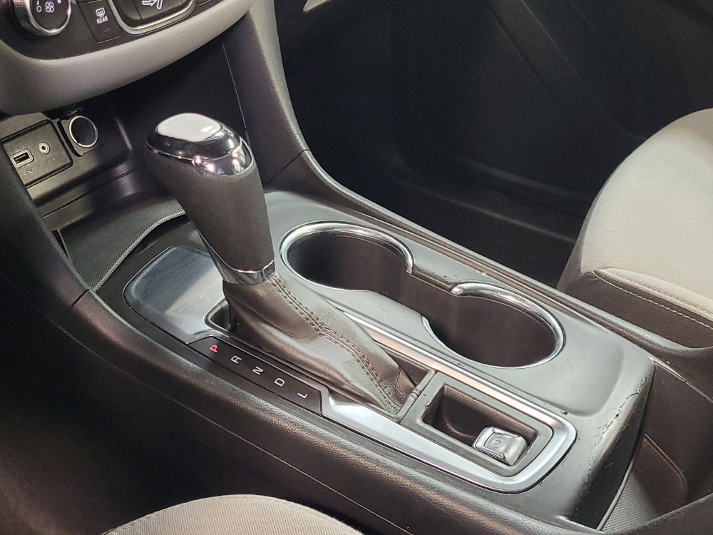 Used 2019 Chevrolet Equinox LS image 26