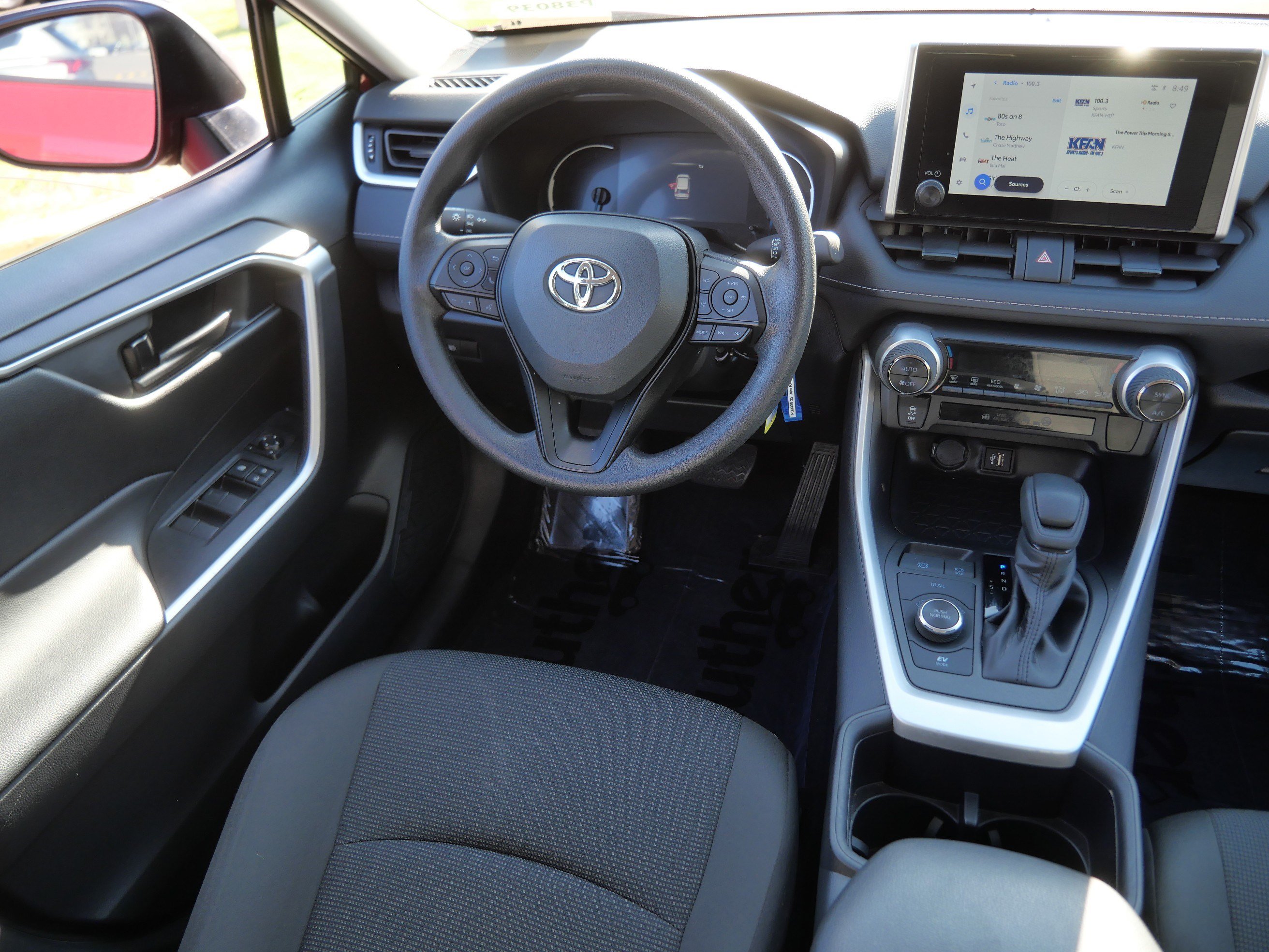 Certified 2025 Toyota RAV4 LE AWD/4WD image 10