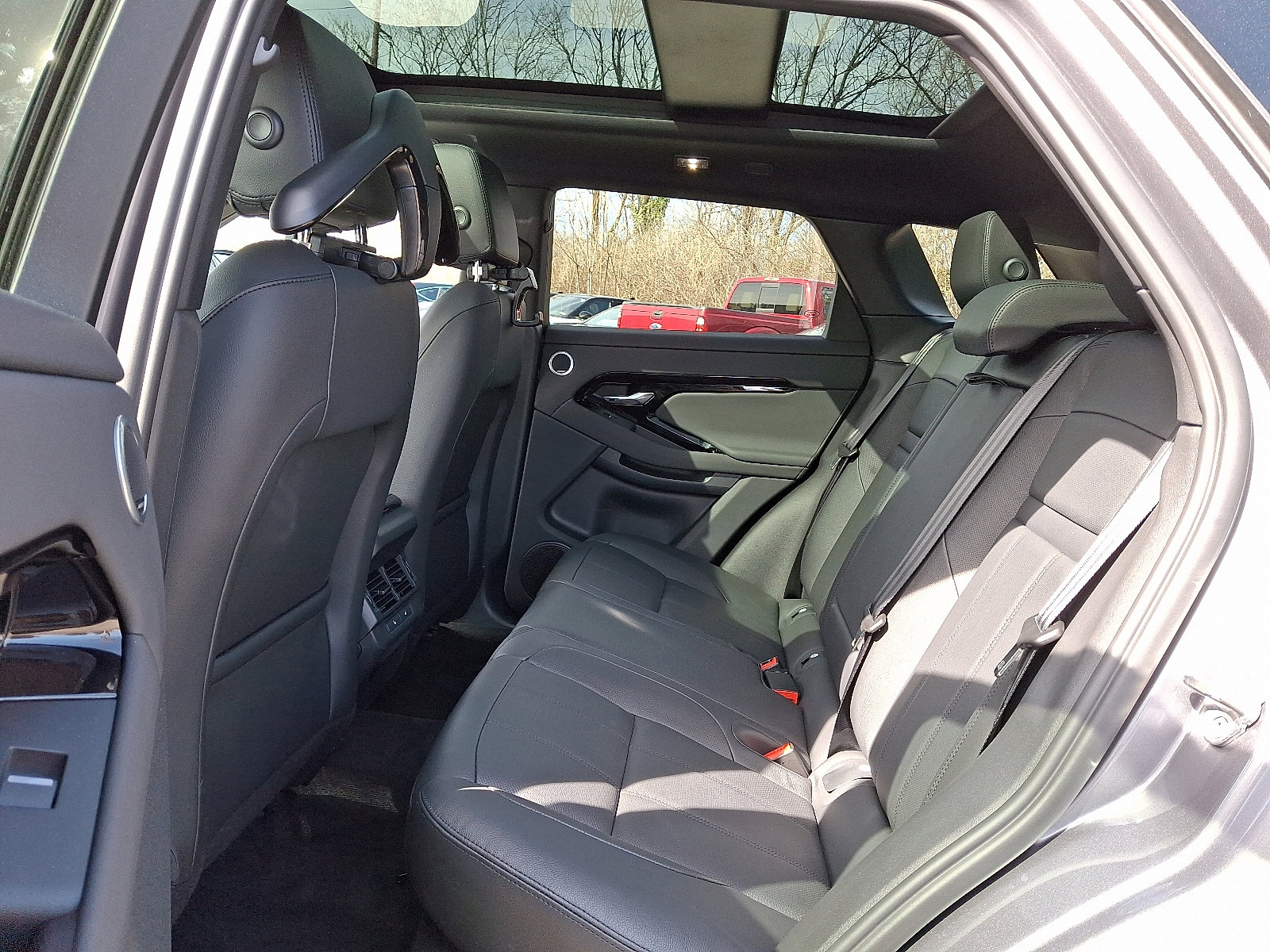 Certified 2025 Land Rover Range Rover Evoque S image 5